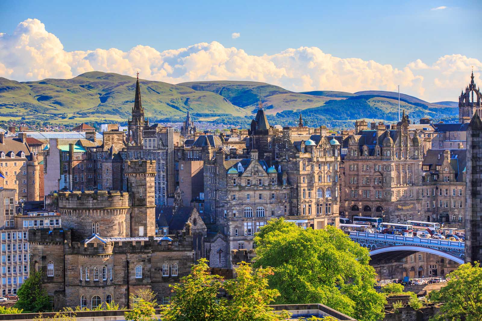 Best-Cities-in-Scotland-Edinburgh.jpg