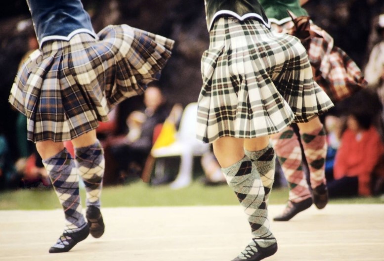 Do Scottish Women Wear Kilts? – Help Centre | Scottish Kilt™