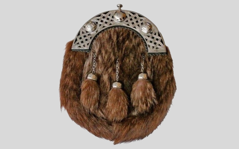 brown fur sporran.jpg