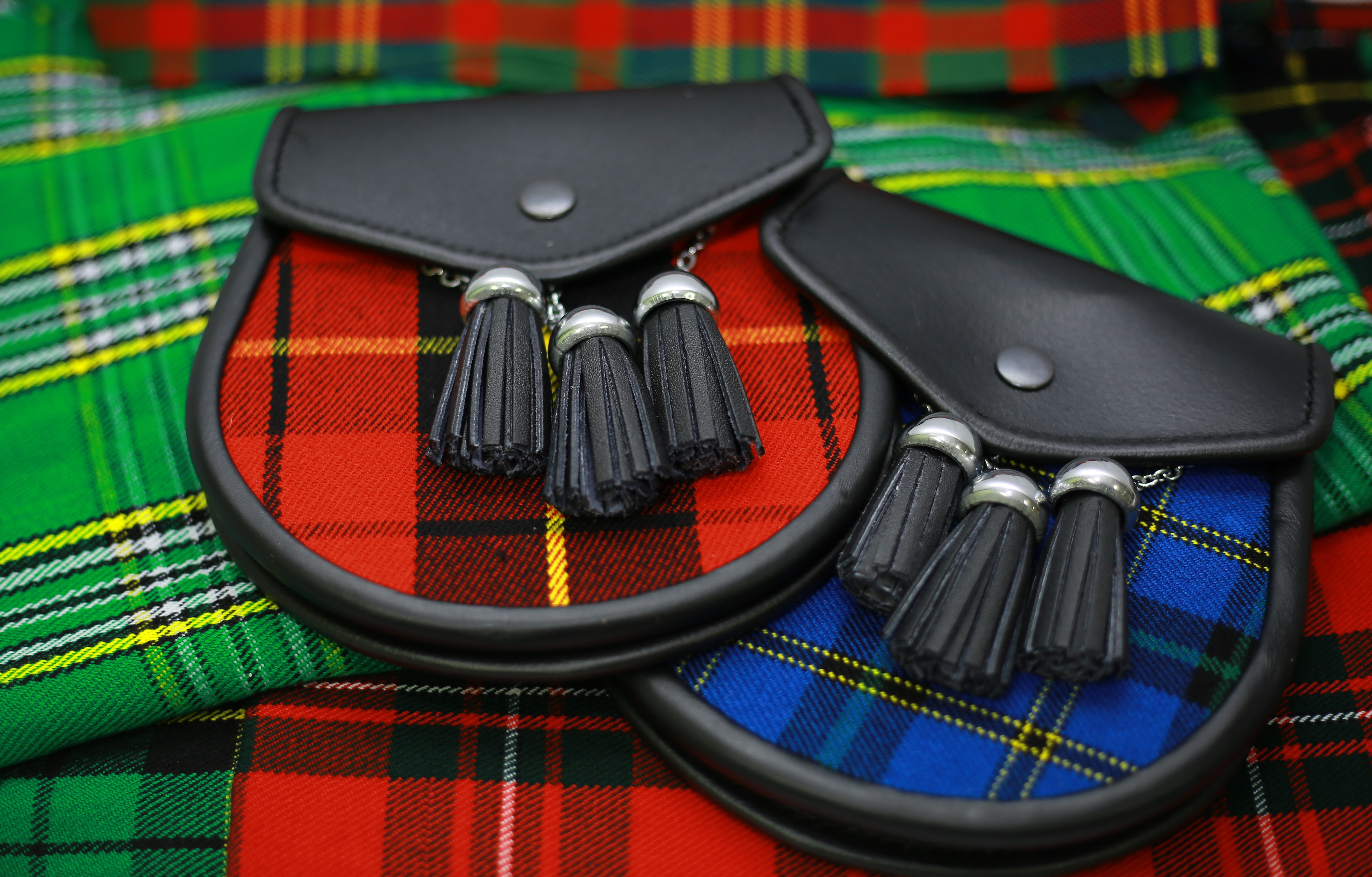 matching_tartan_sporrans.jpg