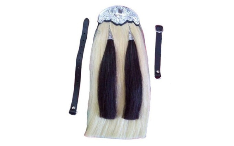 White horse hair sporran with chrome cantle.jpg