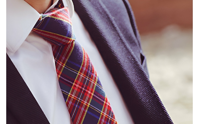 Narrow Tie in Tartan.jpg