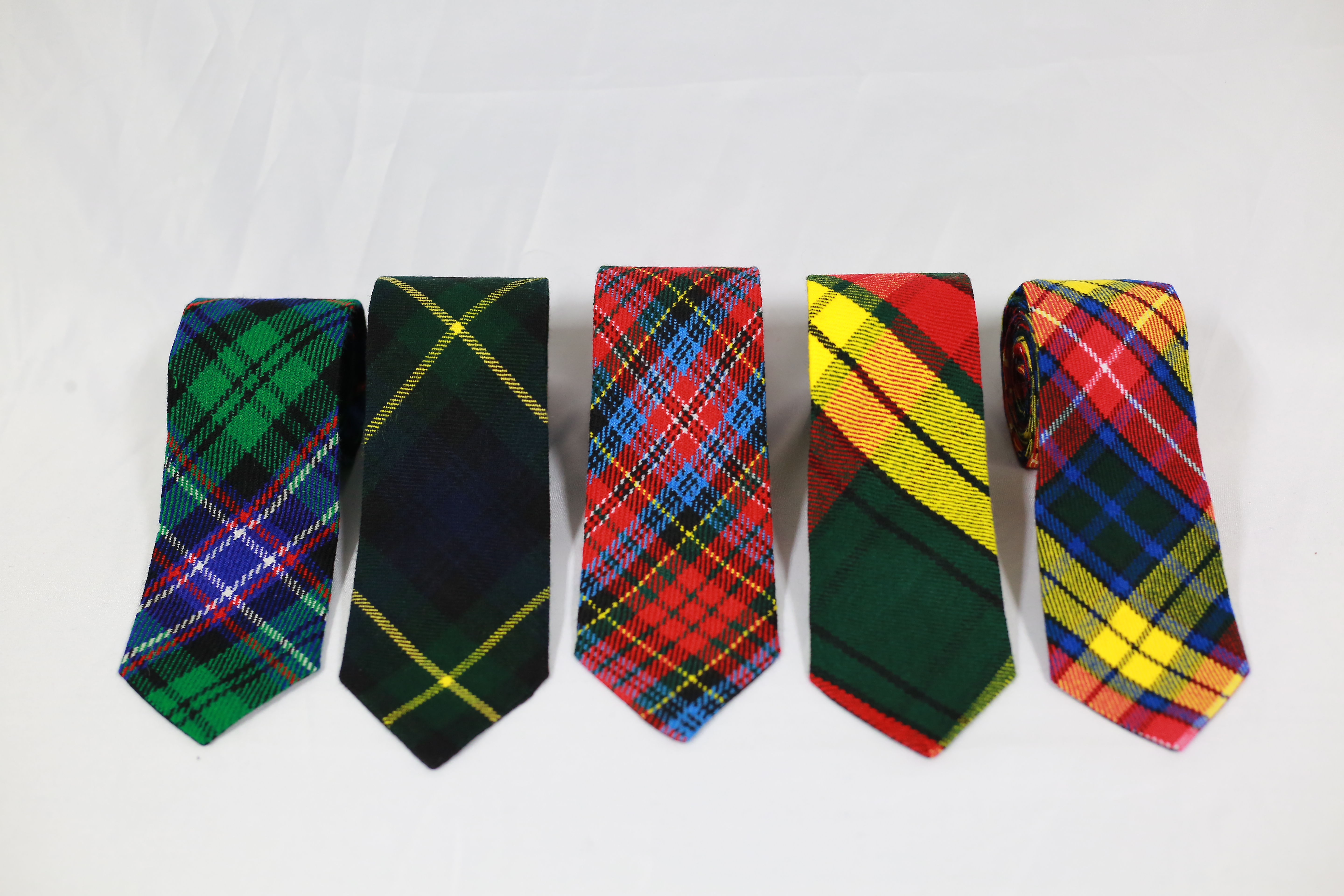 Scottish Tartan: What Is It & How To Find Yours